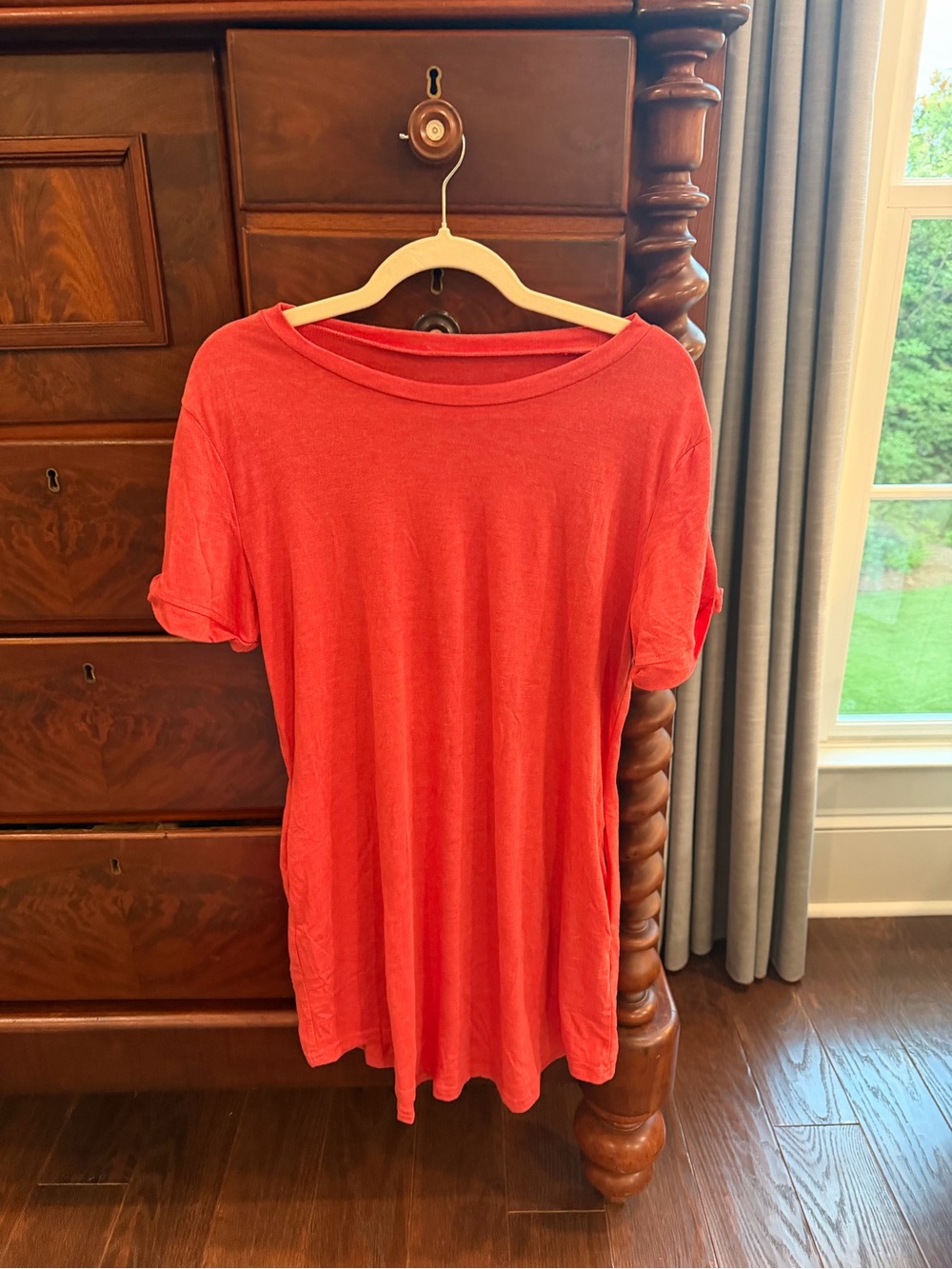 Women’s Relaxed Short Sleeve Tee - Coral Red